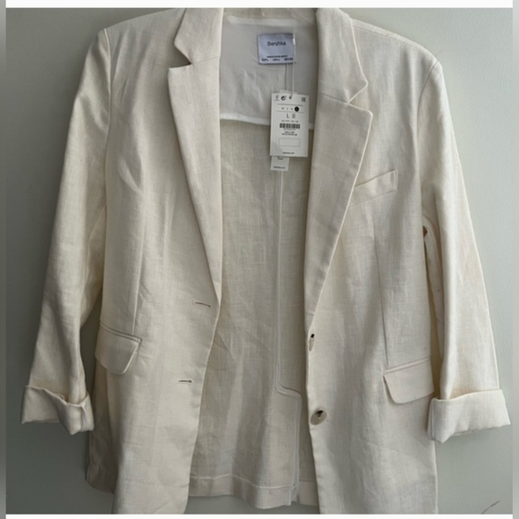 Bershka Linen Blend Off-White
Blazer Size Large - Picture 2 of 6